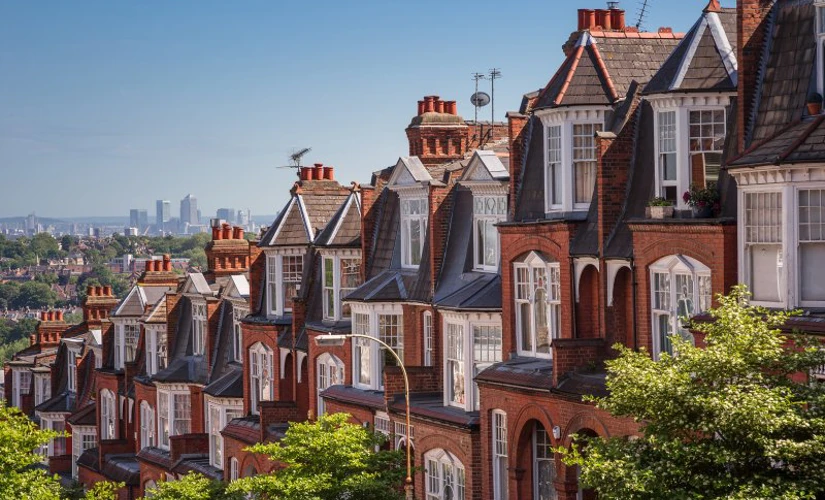 Uk houses of street